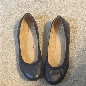 Bandolino Navy Blue Leather Flats